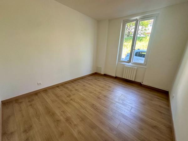Appartement rénové, lumineux et idéalement situé au coeur de Miribel, aux portes de Lyon
