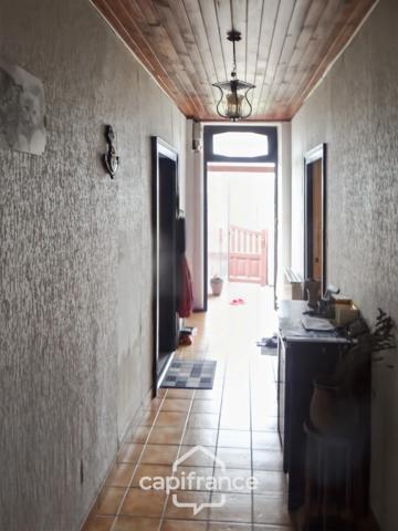À vendre, maison d’habitation située dans une zone résidentielle