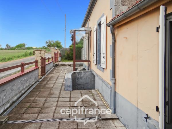 À vendre, maison d’habitation située dans une zone résidentielle