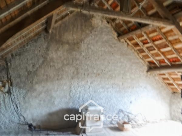 À vendre, maison d’habitation située dans une zone résidentielle