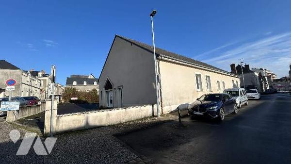 BATIMENT 360 M² environ CENTRE VILLE