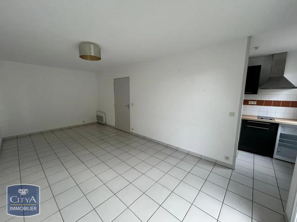 Appartement à louer 2 pièces 48.83m² Laval (53000)