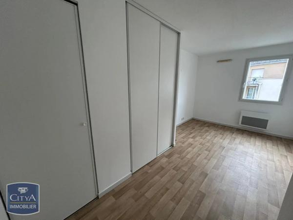 Appartement à louer 2 pièces 48.83m² Laval (53000)