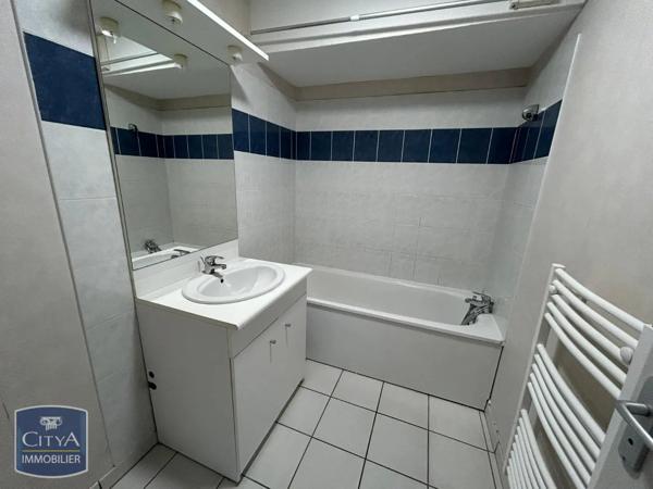 Appartement à louer 2 pièces 48.83m² Laval (53000)