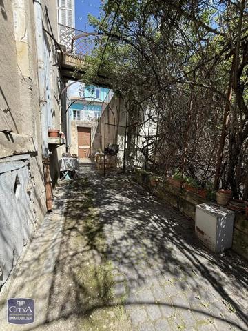 Immeuble à vendre 218.94m² Nîmes (30000)