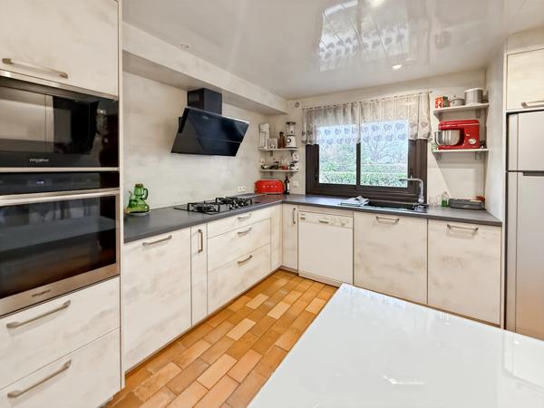 Maison à vendre 9 pièces  (01)