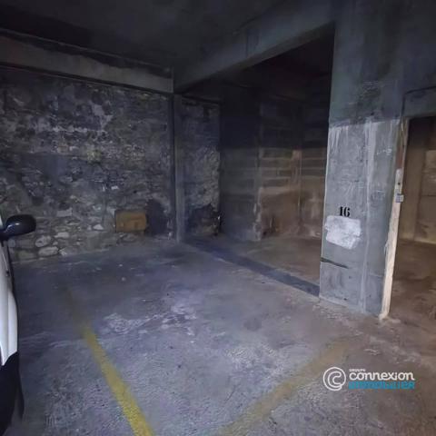 Parking à vendre - Emplacement recherché