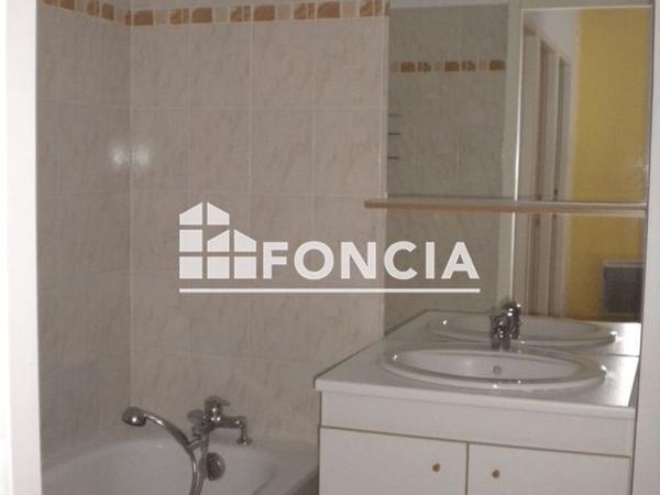 Location Appartement 3 pièces 69.2 m² - PLACE CARNOT Montluel 01120