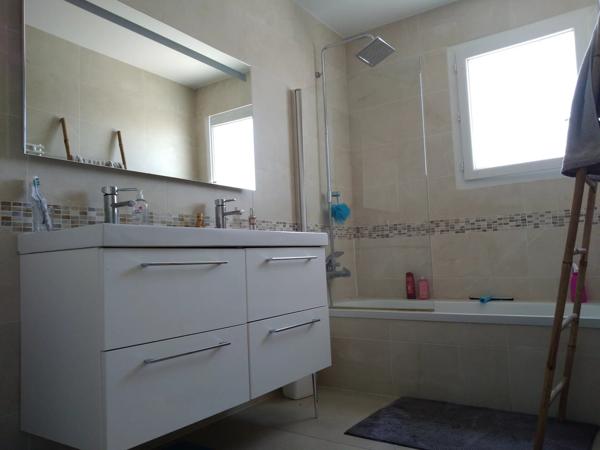 Location                                                      Villa
                        
                     5 pièces                      128 m2                     à Saleilles