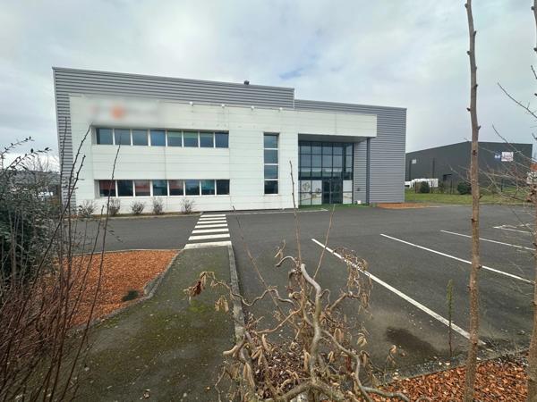 Local/bureau à louer PARCAY MESLAY (37)