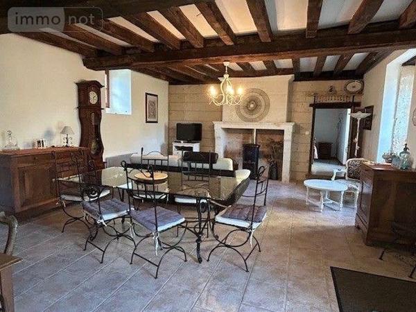 Maison à vendre à Baugé-en-Anjou dans le Maine-et-Loire (49150), ref : LB/2558   
centre