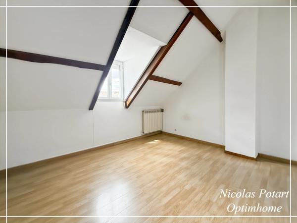 Maison 4 pièces avec cour, préau et bureau – Centre de Lacroix-Saint-Ouen