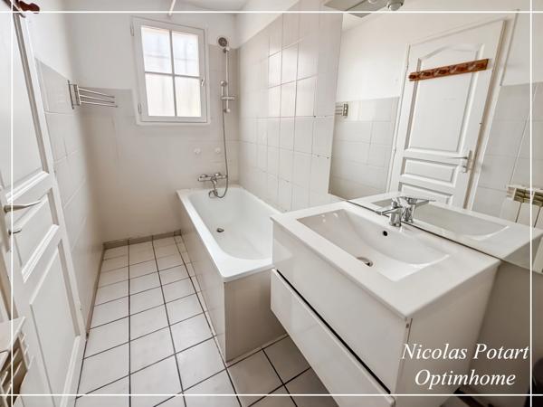 Maison 4 pièces avec cour, préau et bureau – Centre de Lacroix-Saint-Ouen