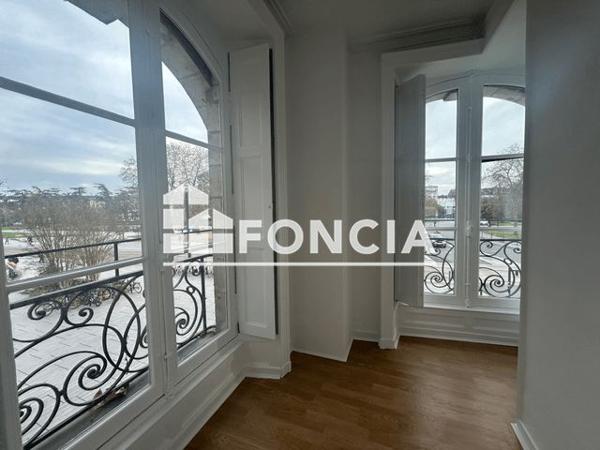 Location Appartement 5 pièces 114.05 m² - 2 RUE DE STRASBOURG Nantes 44000