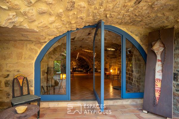 Magnanerie de charme avec vue, piscine et grand terrain arboré