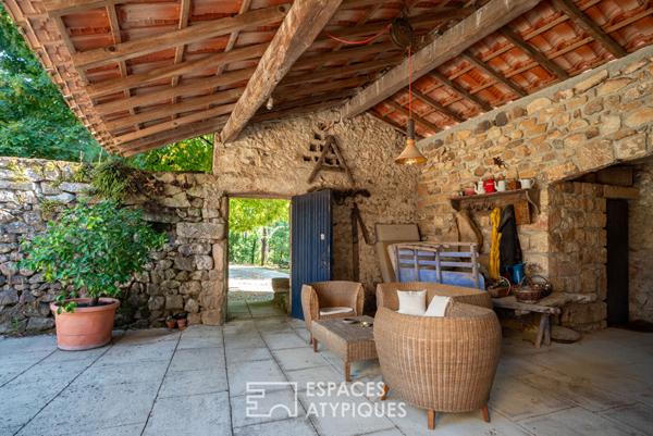 Magnanerie de charme avec vue, piscine et grand terrain arboré