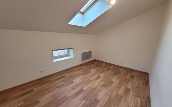 Appartement à louer    3 pièces •  Fains-Véel
