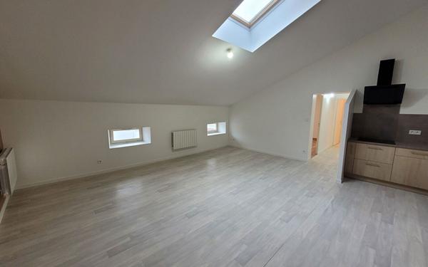 Appartement à louer    3 pièces •  Fains-Véel