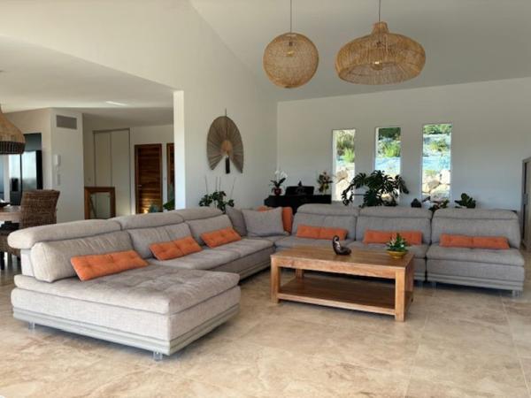 Villa 8 pièce(s) 286 m2 sur terrain de 2800m² +Piscine+ triple garage