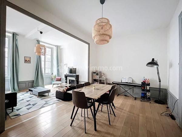 Location                                                      Appartement
                        
                     3 pièces                      80 m2                     à Clermont-Ferrand