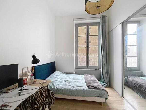Location                                                      Appartement
                        
                     3 pièces                      80 m2                     à Clermont-Ferrand