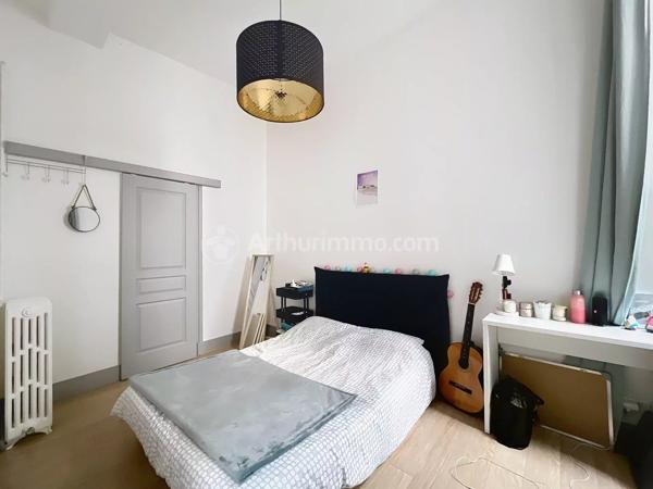 Location                                                      Appartement
                        
                     3 pièces                      80 m2                     à Clermont-Ferrand