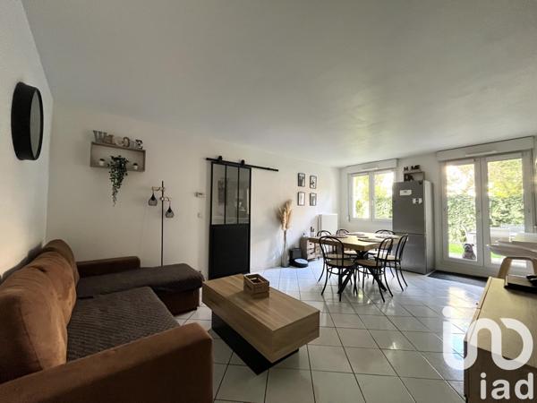 Appartement 3 pièces de 63 m² à Pontault-Combault (77340)