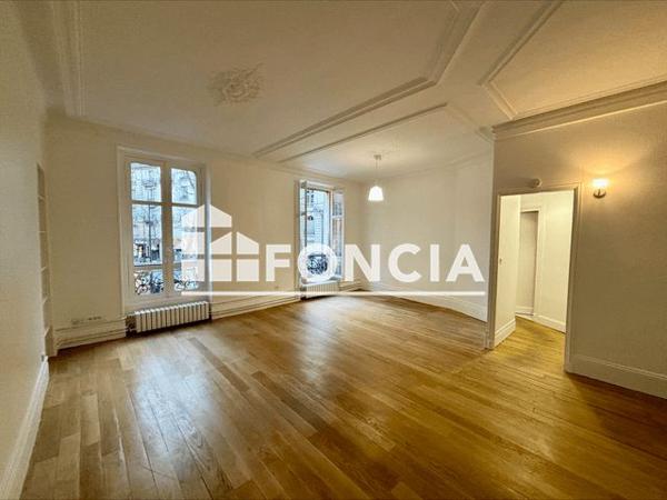 Location Appartement 3 pièces 75.87 m² - 26 RUE DE MONTTESSUY Paris 75007