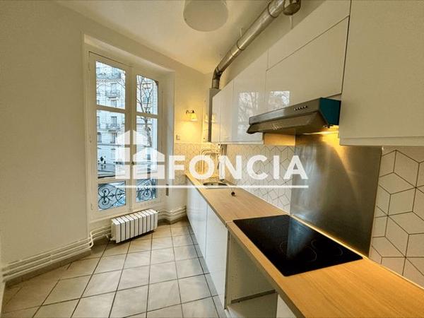 Location Appartement 3 pièces 75.87 m² - 26 RUE DE MONTTESSUY Paris 75007