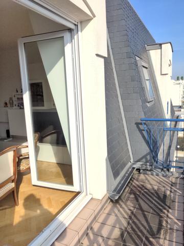 Appartement
         3 pièces
        - 65 m² 450 000 € *