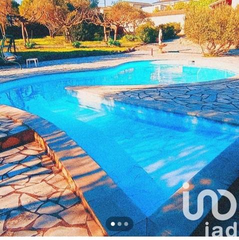 Maison traditionnelle 5 pièces de 141 m² à Douzens (11700)