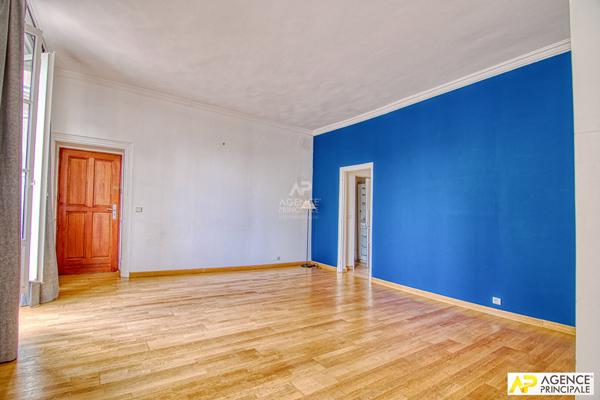 Versailles Notre-Dame Appartement 3 pièces 66,42 m² situé au 1er étage avec cave €548 000 ** - Référence 27459
