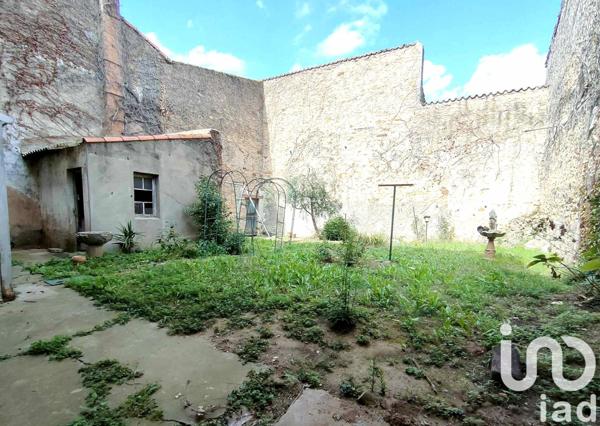 Demeure 6 pièces de 256 m² à Saint-André-de-Roquelongue (11200)