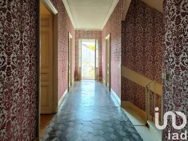 Demeure 6 pièces de 256 m² à Saint-André-de-Roquelongue (11200)