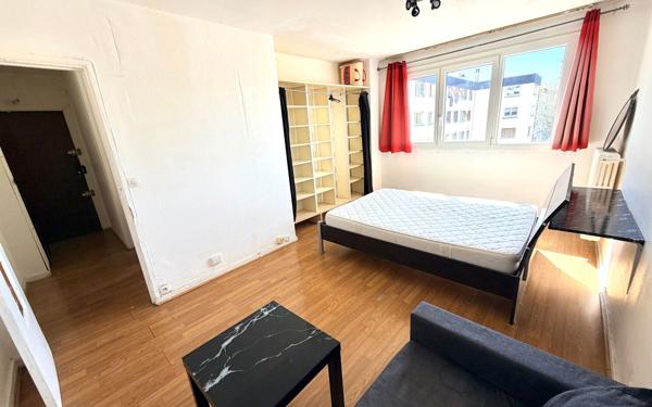 Appartement à vendre    1 pièce • 28,91 m2 Bondy