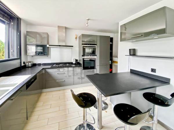 Maison à vendre 5 pièces ECHENEVEX (01)