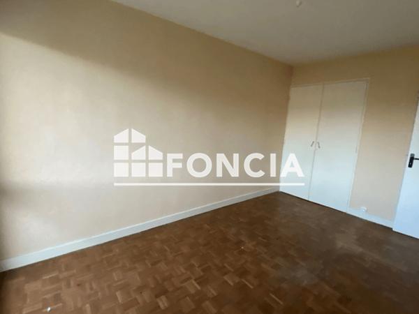 Location Appartement 4 pièces 66.44 m² - 15 RUE DU DOCTEUR MESSINES Agen 47000