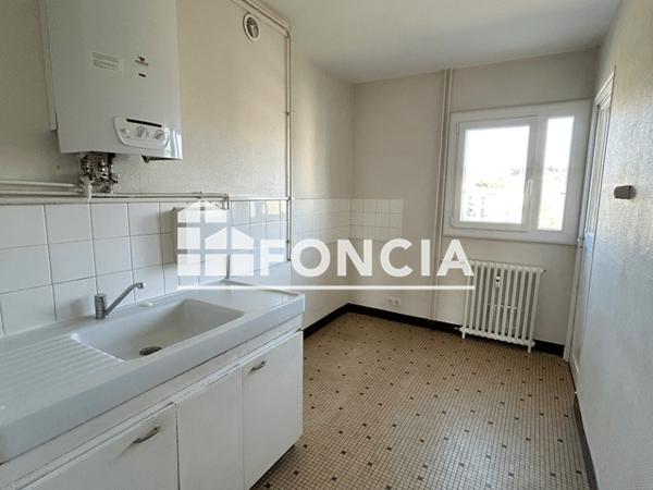 Location Appartement 4 pièces 66.44 m² - 15 RUE DU DOCTEUR MESSINES Agen 47000