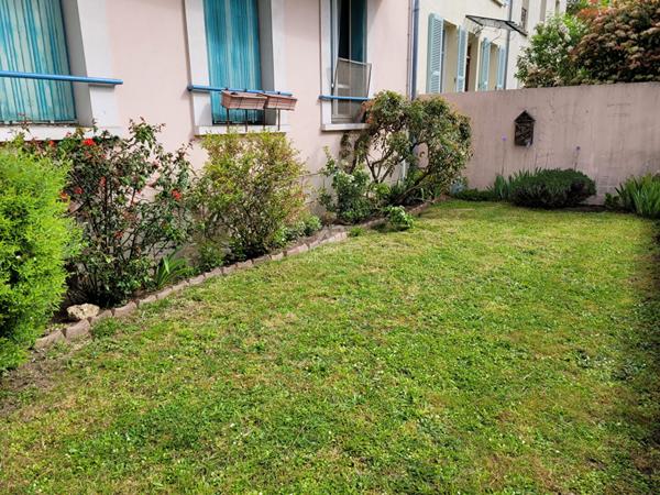 Immeuble Saint Germain En Laye €840 000 ** - Référence 17301