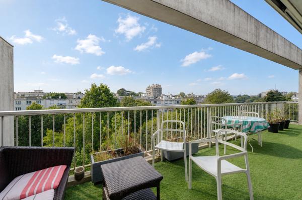 A vendre superbe appartement T5 rénové dernier étage Nantes Monselet Terrasse garage et cave , Nantes A vendre superbe appartement T5 rénové dernier étage Nantes Monselet Terrasse garage et cave , Nantes