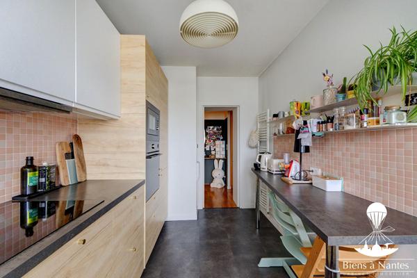 A vendre superbe appartement T5 rénové dernier étage Nantes Monselet Terrasse garage et cave , Nantes A vendre superbe appartement T5 rénové dernier étage Nantes Monselet Terrasse garage et cave , Nantes