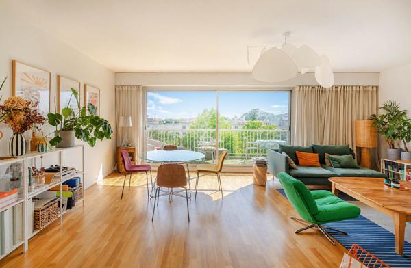 A vendre superbe appartement T5 rénové dernier étage Nantes Monselet Terrasse garage et cave , Nantes A vendre superbe appartement T5 rénové dernier étage Nantes Monselet Terrasse garage et cave , Nantes