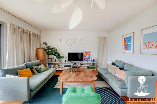 A vendre superbe appartement T5 rénové dernier étage Nantes Monselet Terrasse garage et cave , Nantes A vendre superbe appartement T5 rénové dernier étage Nantes Monselet Terrasse garage et cave , Nantes