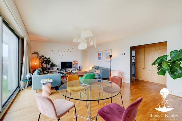 A vendre superbe appartement T5 rénové dernier étage Nantes Monselet Terrasse garage et cave , Nantes A vendre superbe appartement T5 rénové dernier étage Nantes Monselet Terrasse garage et cave , Nantes