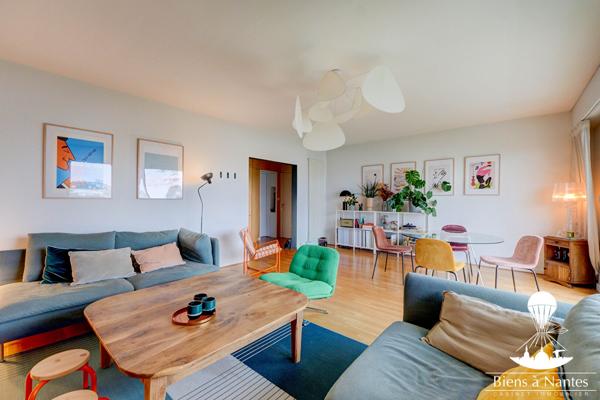 A vendre superbe appartement T5 rénové dernier étage Nantes Monselet Terrasse garage et cave , Nantes A vendre superbe appartement T5 rénové dernier étage Nantes Monselet Terrasse garage et cave , Nantes