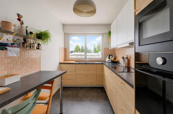 A vendre superbe appartement T5 rénové dernier étage Nantes Monselet Terrasse garage et cave , Nantes A vendre superbe appartement T5 rénové dernier étage Nantes Monselet Terrasse garage et cave , Nantes