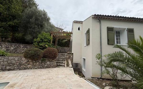 Maison à vendre    4 pièces • 119,50 m2 Gattières