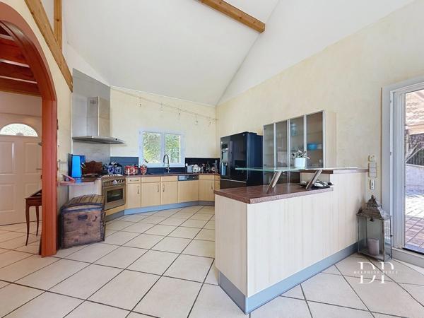 Maison à vendre 5 pièces 222 m², CRANVES SALES (74) Terrain 1 450 m²