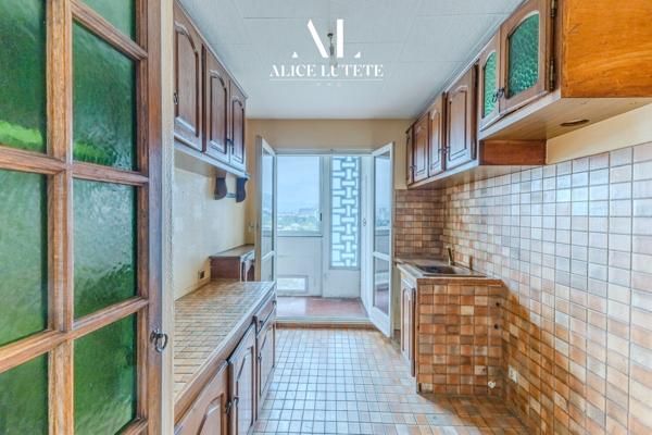 Marseille (13009) MAJOLU - T3/4 de 74 m² avec balcon et parking
