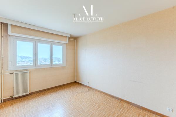 Marseille (13009) MAJOLU - T3/4 de 74 m² avec balcon et parking
